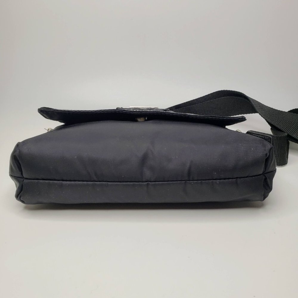 Kenneth Cole Reaction Logo Black Crossbody Purse - Picture 6 of 10